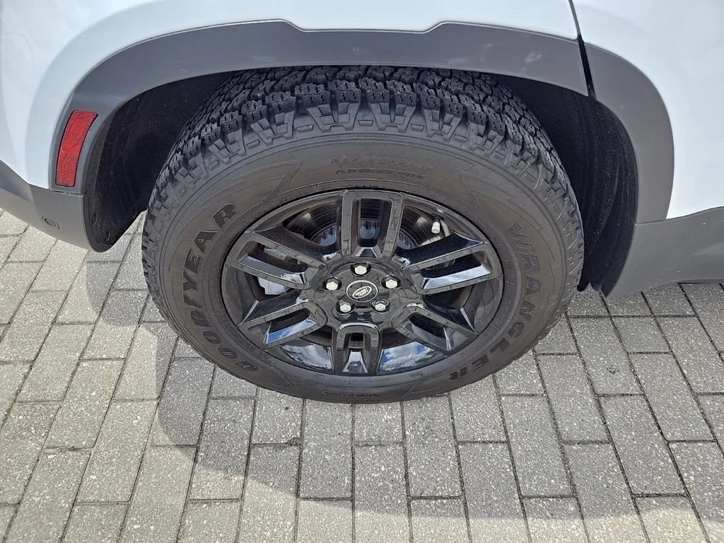 Certified Used 2024 White Land Rover S image 12