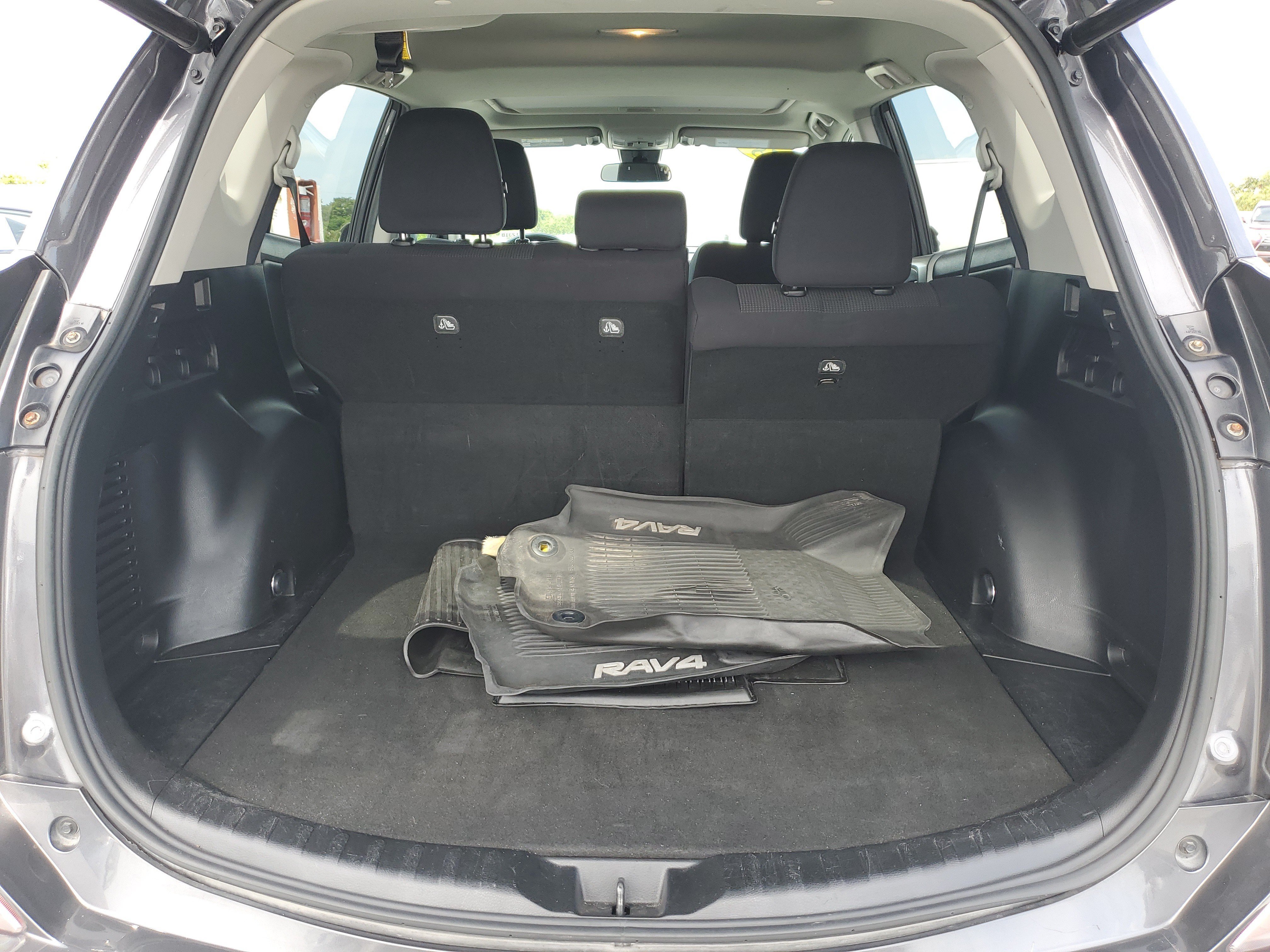 Used 2018 Magnetic Gray Metallic Toyota XLE image 9