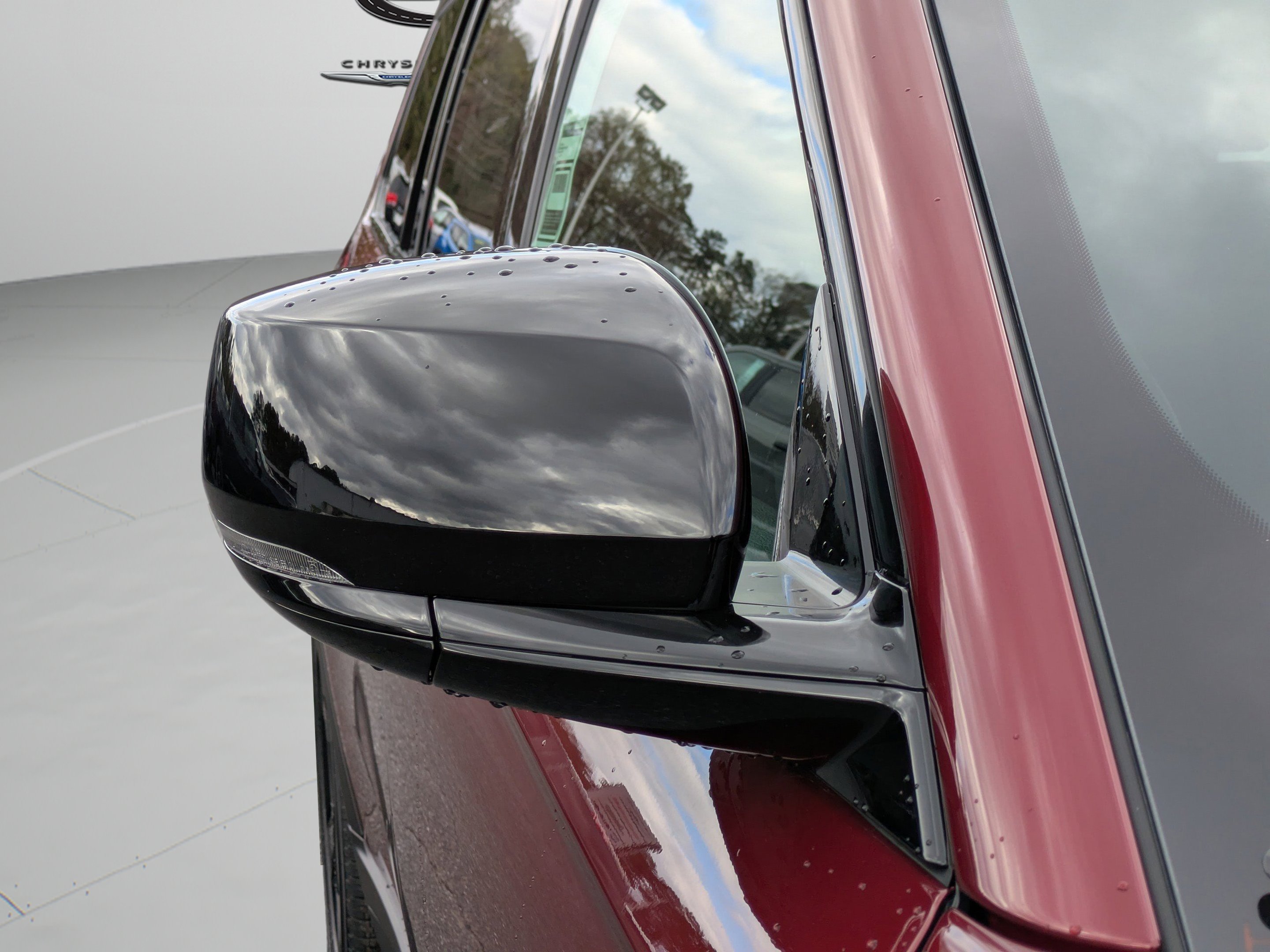 New 2025 Velvet Red Pearl-Coat Exterior Paint Jeep Limited image 30
