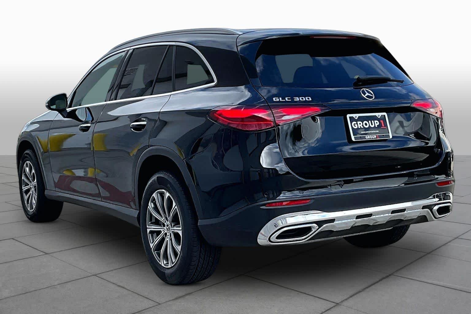Used 2025 Black Mercedes-Benz GLC 300 image 12