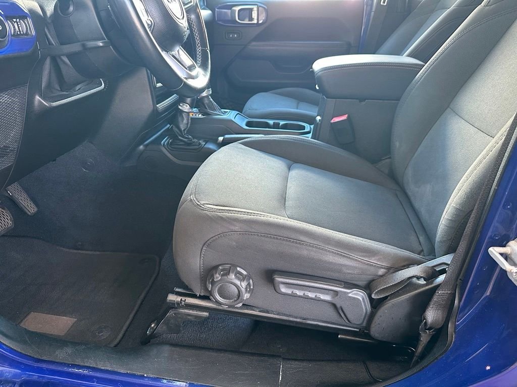 Used 2020 Blue Jeep Unlimited Sahara image 14