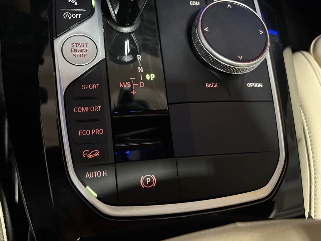Used 2024 Black BMW xDrive30i image 27