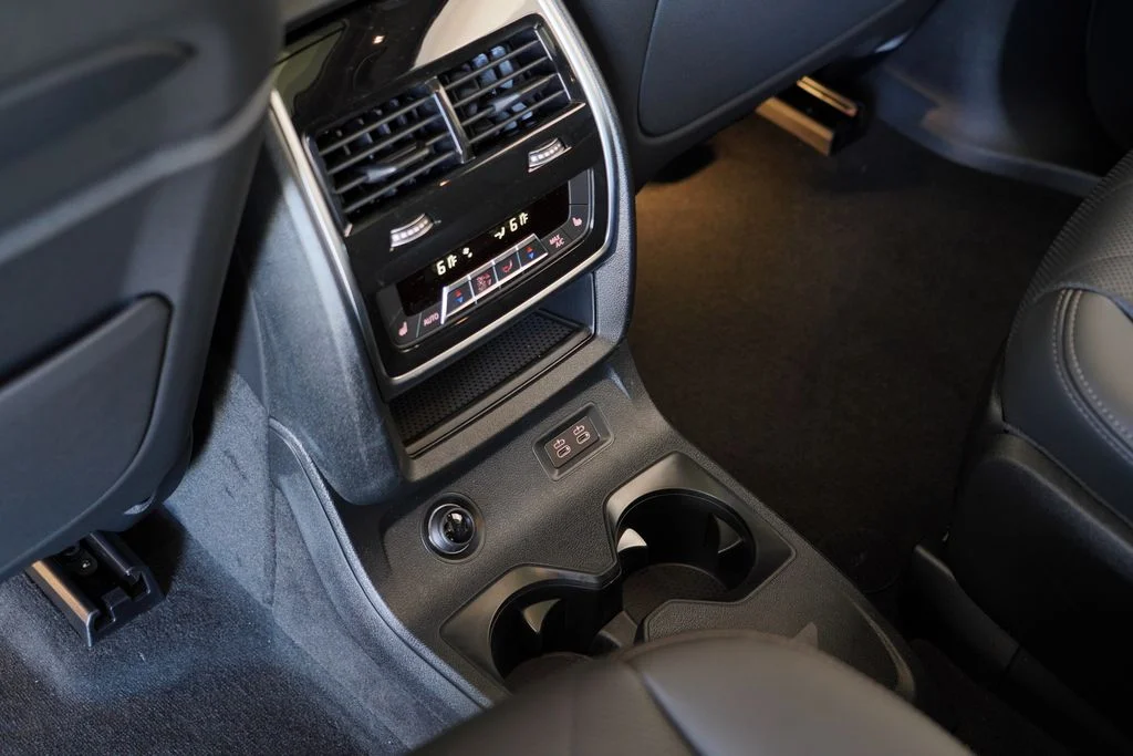 New 2027 Skyscraper Grey Metallic BMW xDrive40i image 29