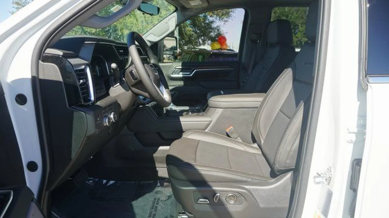 2026 GMC Sierra 3500HD Denali - Photo 17