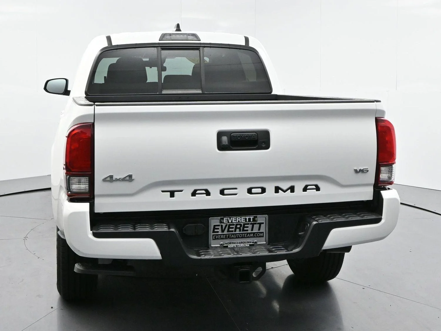 Used 2023 White Toyota SR image 6