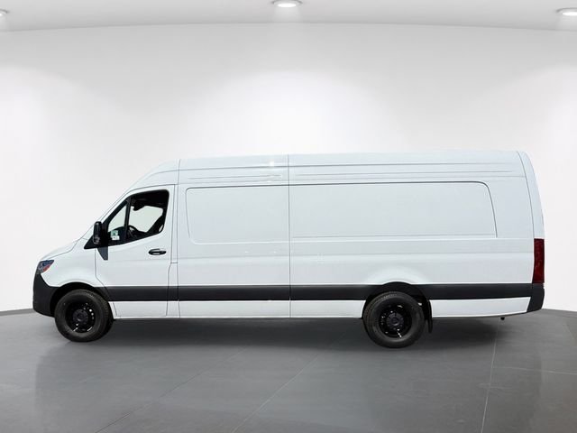 New 2026 Arctic White Mercedes-Benz Cargo 170 WB image 4