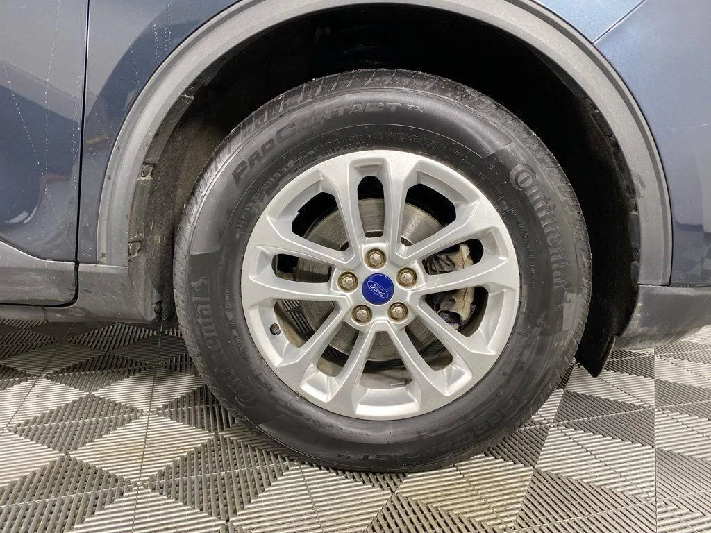 Used 2022 Stone Blue Ford SE image 12