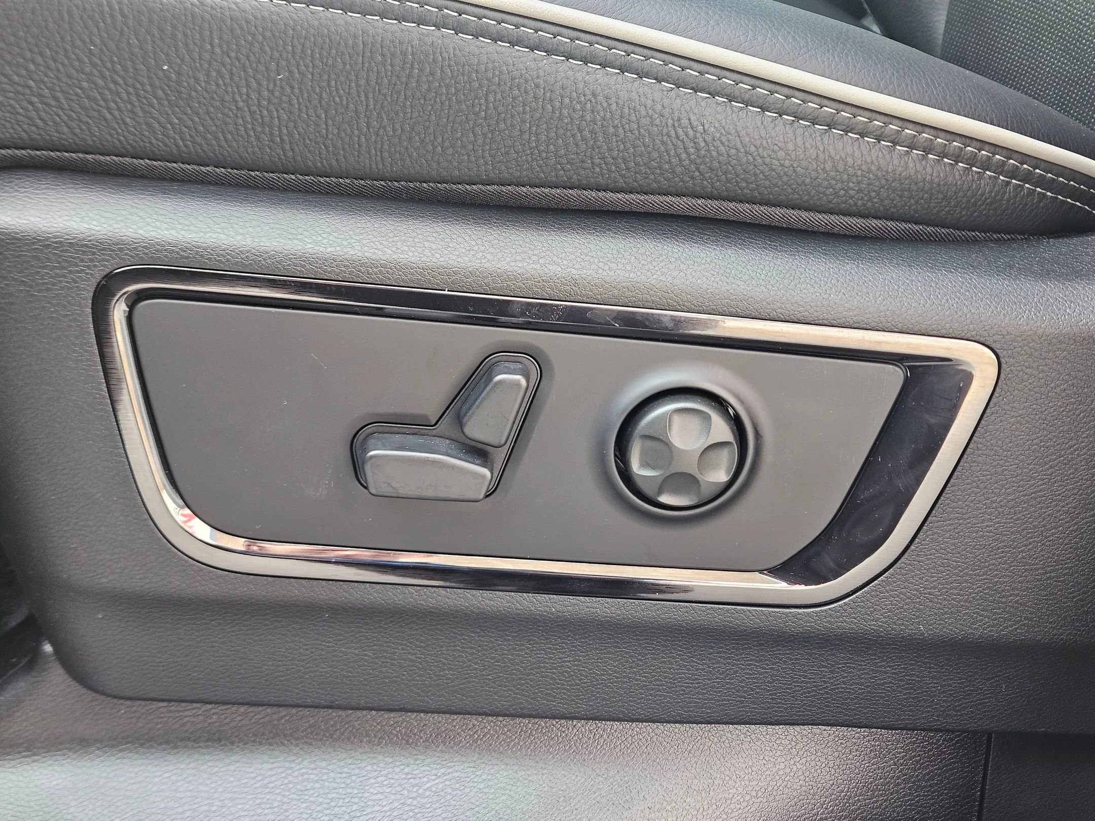 2026 RAM 1500 Limited - Photo 18