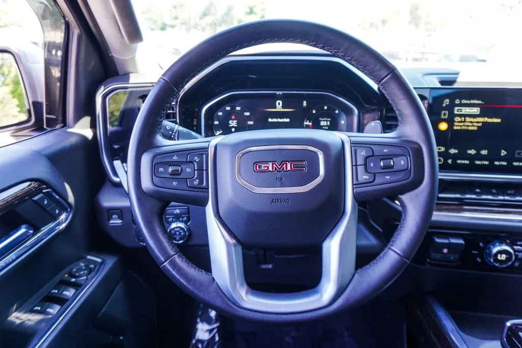 Used 2023 Silver GMC Elevation image 13