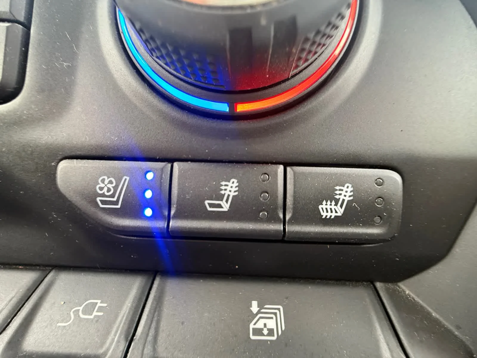 Used 2022 Iridescent Pearl Tricoat Chevrolet High Country image 29
