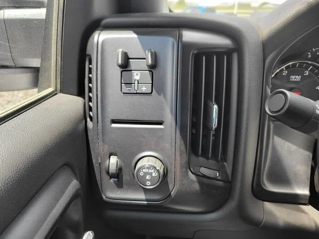 New 2023 Summit White Chevrolet Work Truck image 25