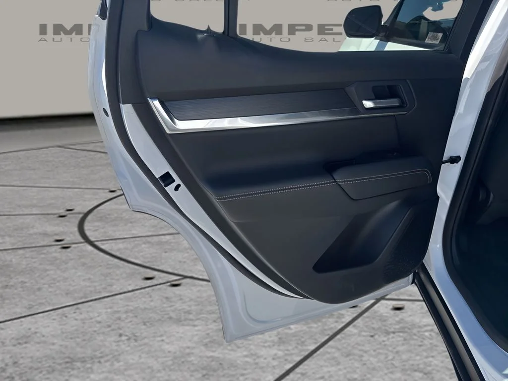 Used 2026 White GMC Elevation image 27
