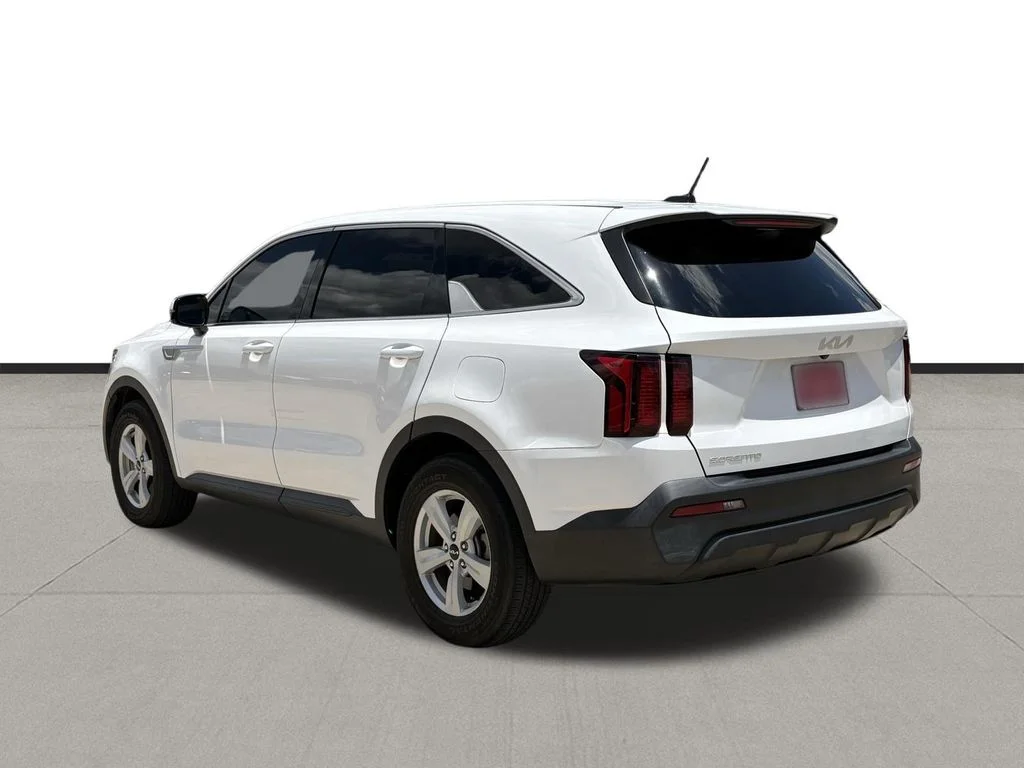 Used 2023 Glacial White Pearl Kia LX image 7