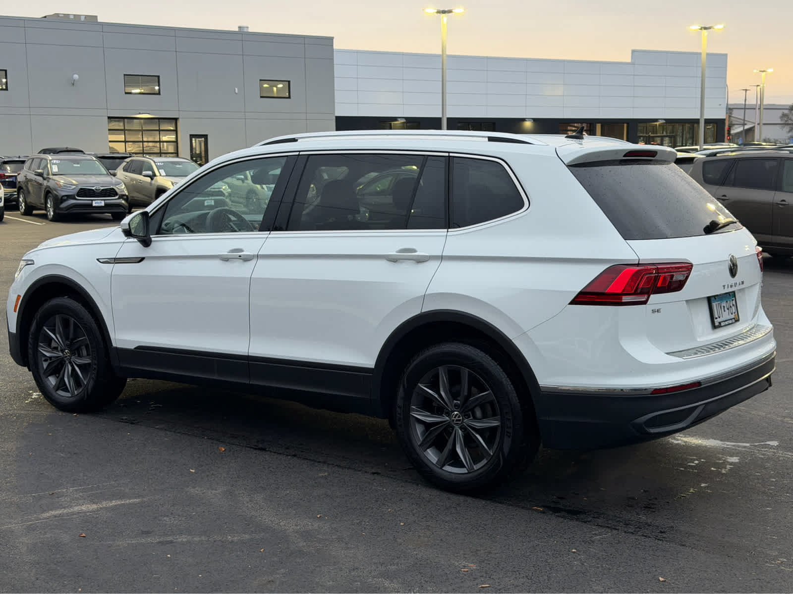 Used 2024 Volkswagen Tiguan SE with VIN 3VV2B7AX2RM020544 for sale in St. Cloud, Minnesota