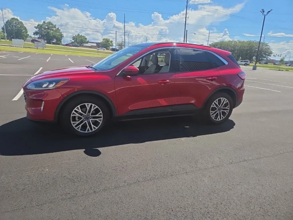 Used 2022 Red Ford SEL image 5