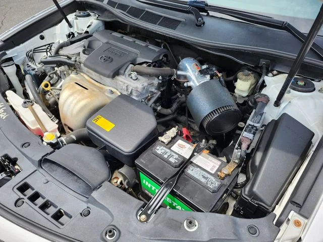 Used 2014 White Toyota SE image 25