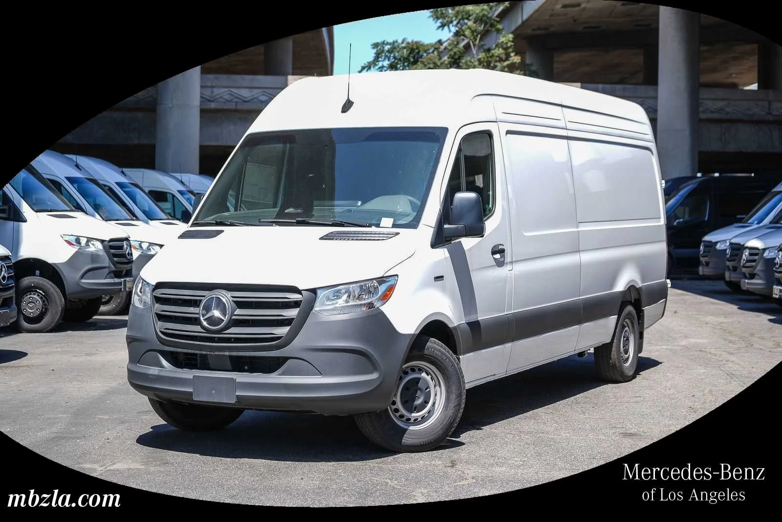 2025 Mercedes-Benz eSprinter Cargo Van Cargo 170WB High Roof 113kW Battery RWD HO Motor