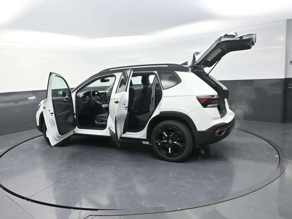 2026 Volkswagen Taos SE Black - Photo 33