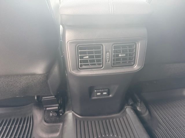 Used 2023  Toyota XLE Premium image 20