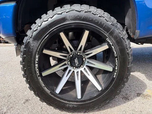Used 2018 Blue Ford XL image 9