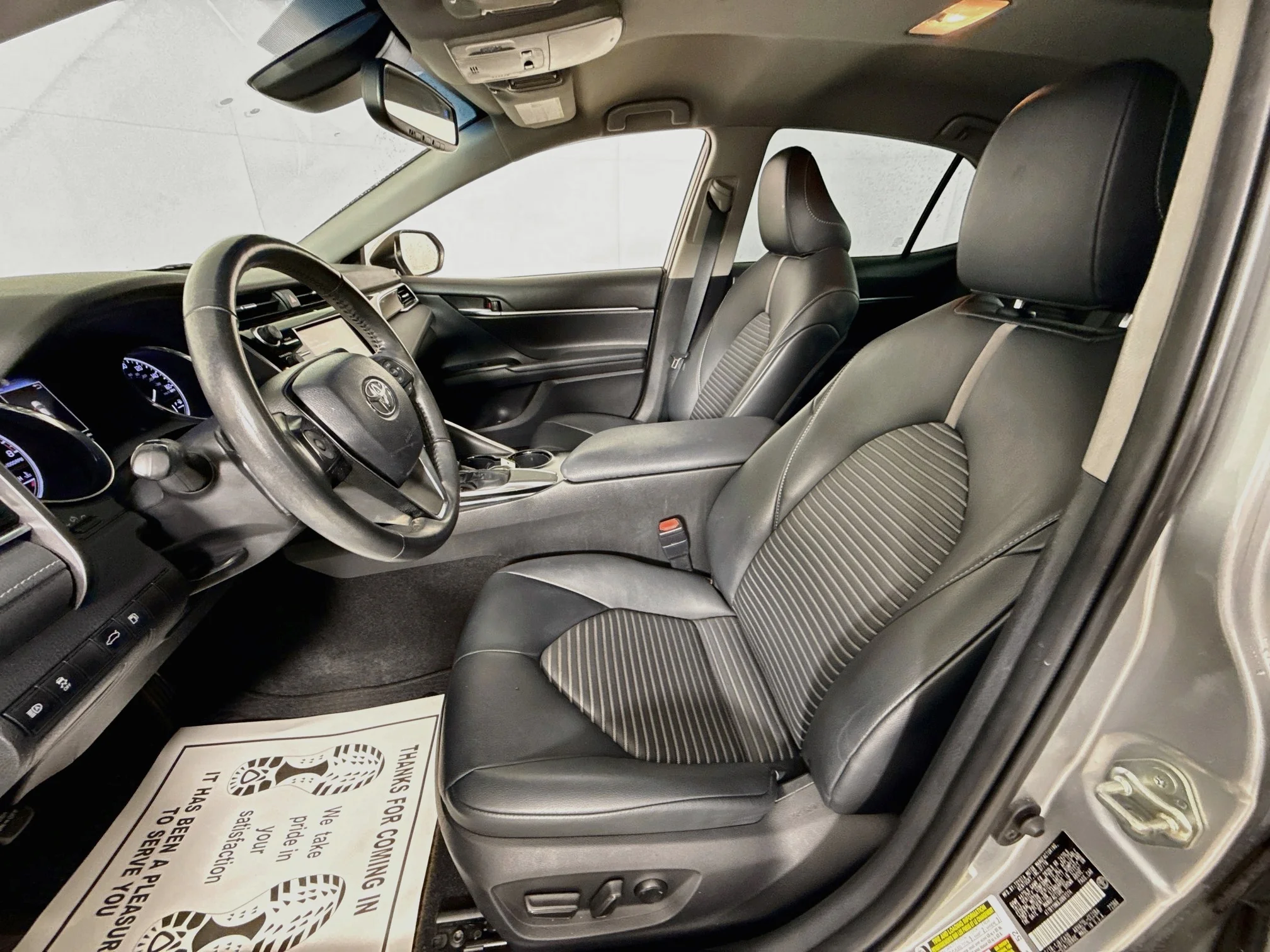 Used 2018 Celestial Silver Metallic Toyota SE image 19