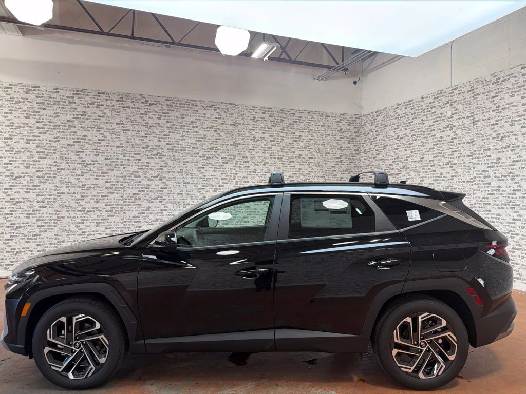 New 2026 Phantom Black Hyundai SEL Plus image 4