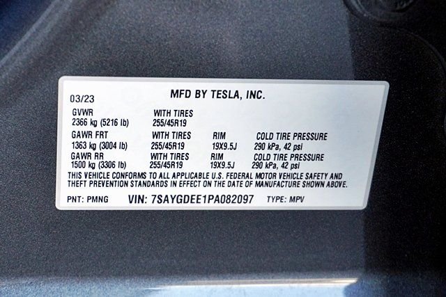 Used 2023  Tesla Long Range image 36
