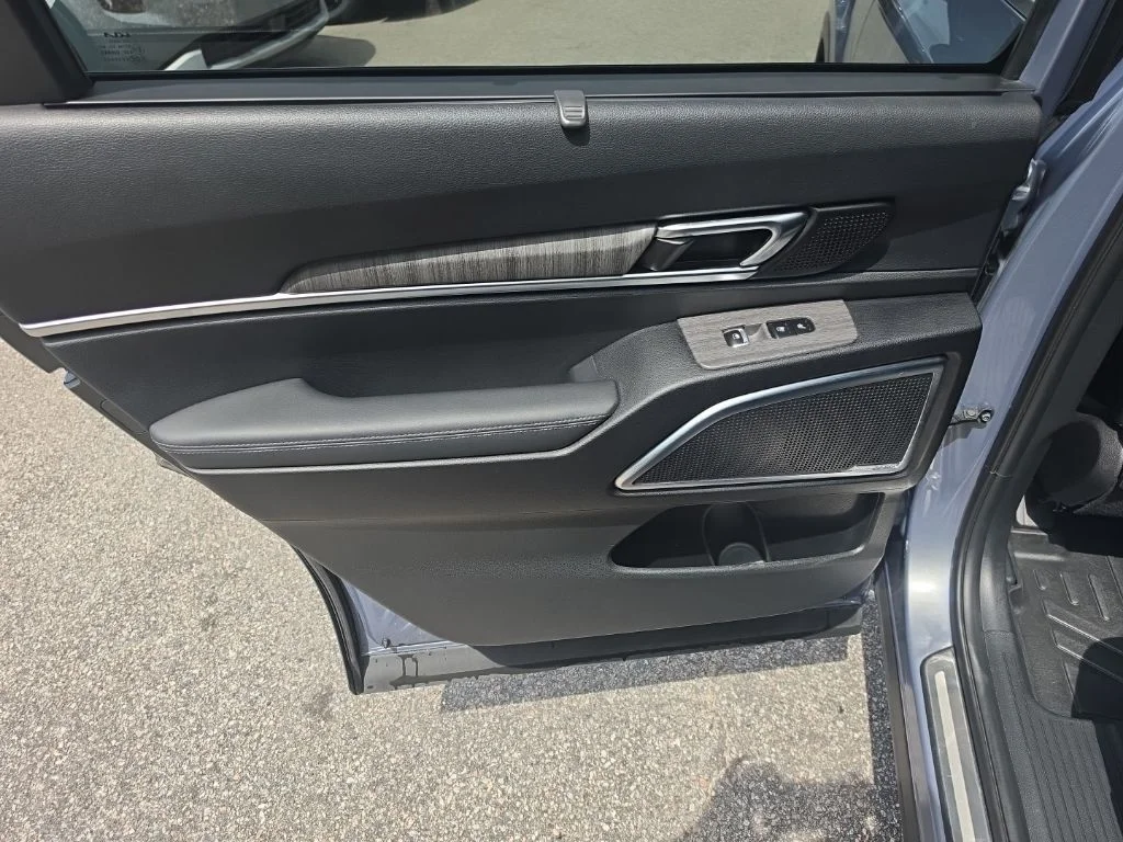 Used 2023 Silver Kia SX-Prestige image 14