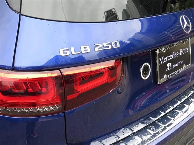 Used 2020 Galaxy Blue Metallic Mercedes-Benz GLB 250 image 21