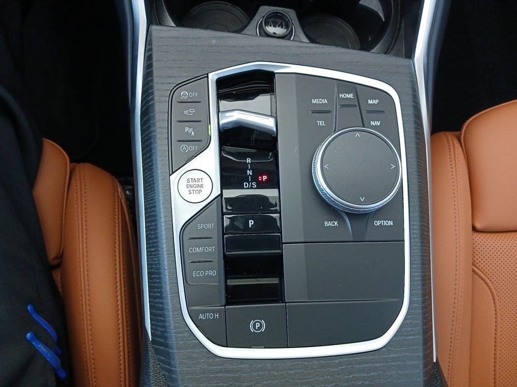 Used 2025 Black BMW 330i image 37