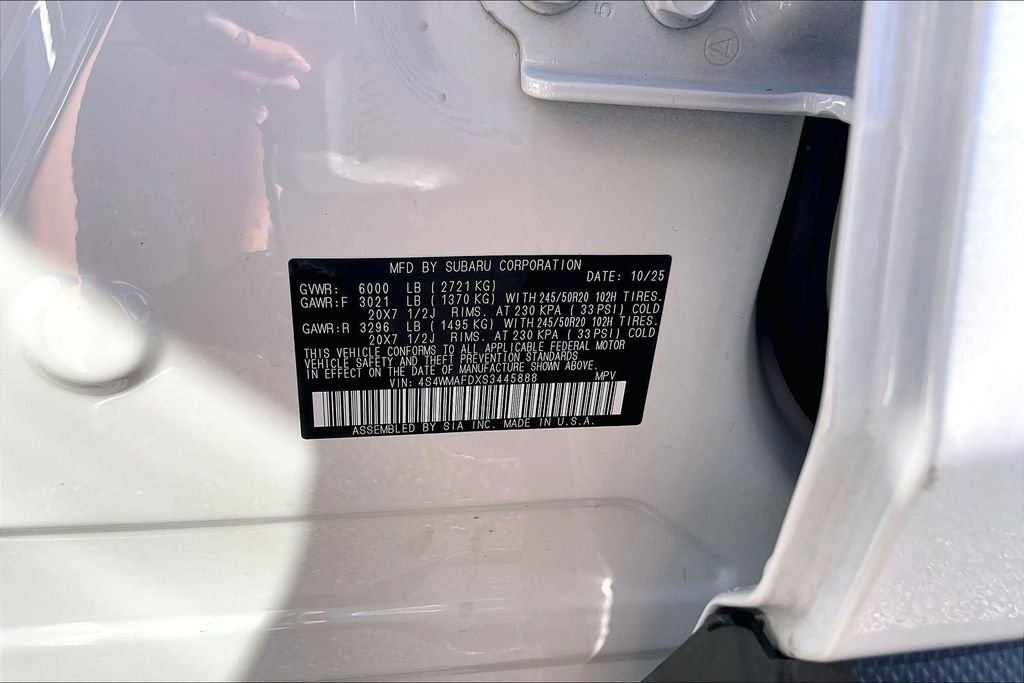 Used 2025 White Subaru Onyx Edition image 33