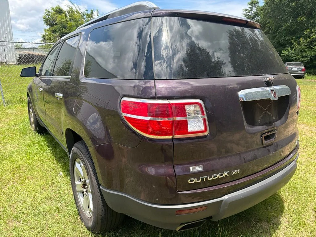 Used 2008 Red Saturn XR image 13