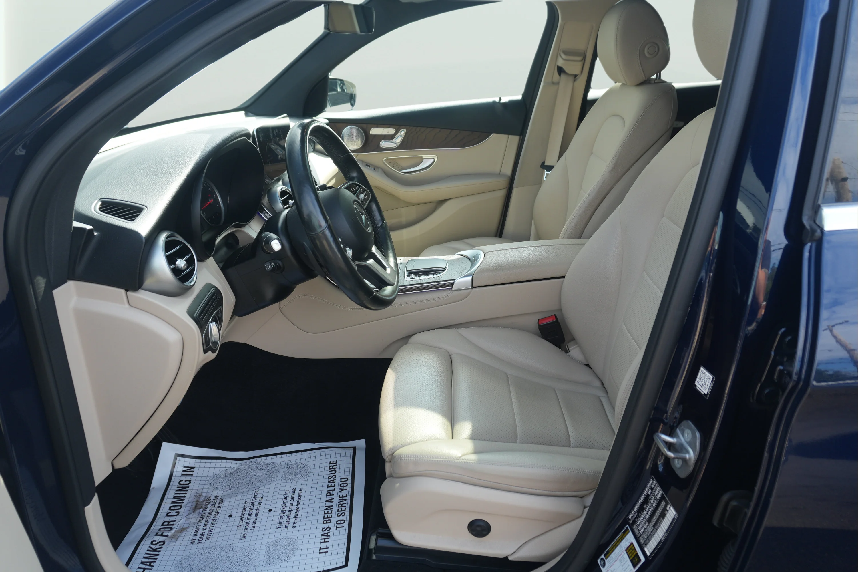 Used 2021 Lunar Blue Metallic Mercedes-Benz GLC 300 image 23