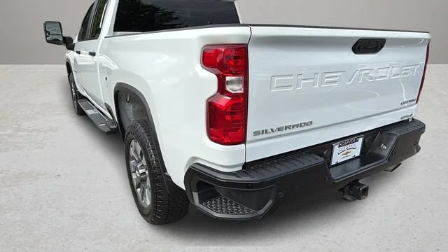 Used 2025 Summit White Chevrolet Custom image 34