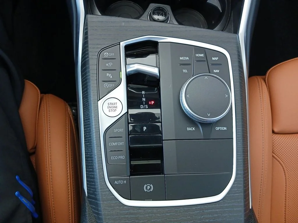 Used 2025 Black BMW 330i image 37