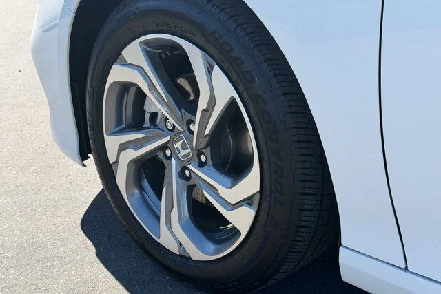 Used 2020 White Honda EX-L image 8