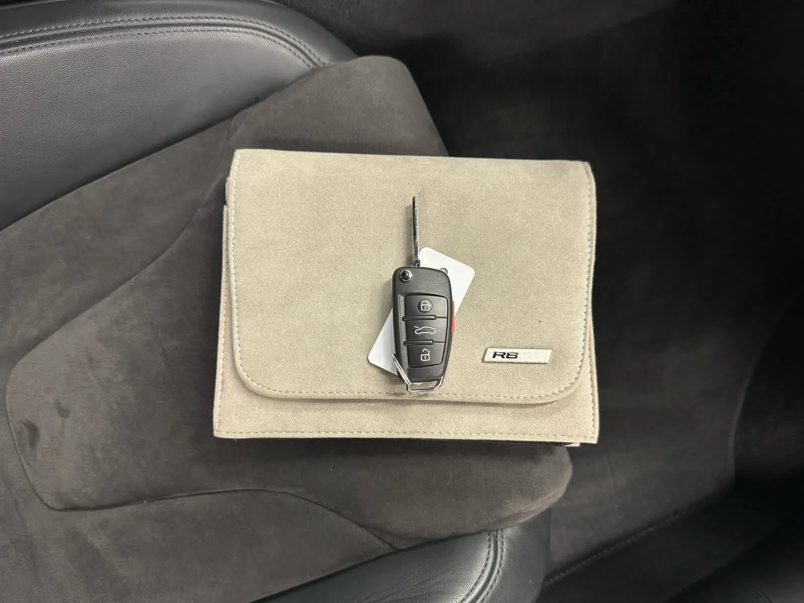 Used 2015 Ibis White Audi V8 image 29