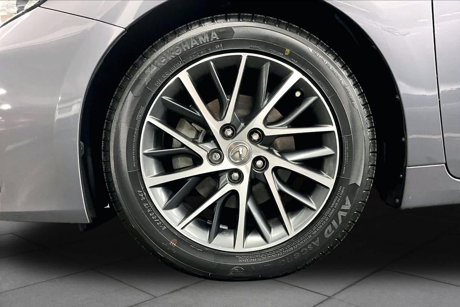 Used 2016 Nebula Gray Pearl Lexus  image 10