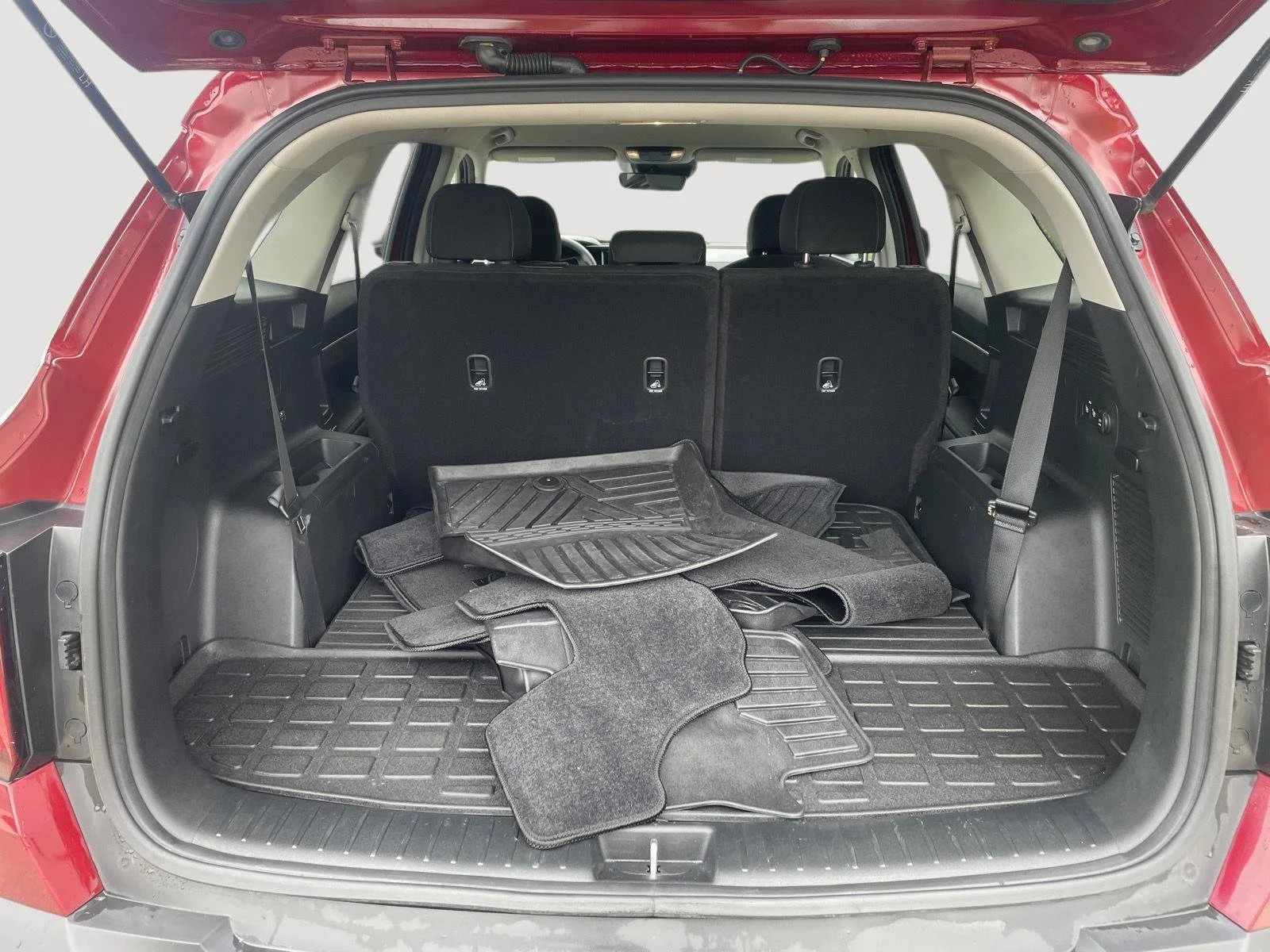 Used 2022 Passion Red Tintcoat Kia LX image 7