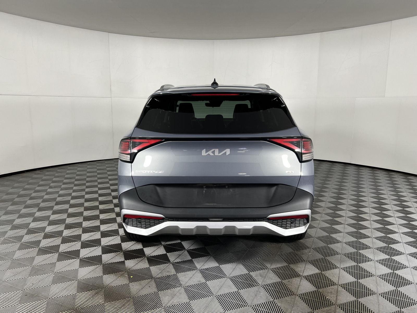 Used 2024 Everlasting Silver Kia EX image 7