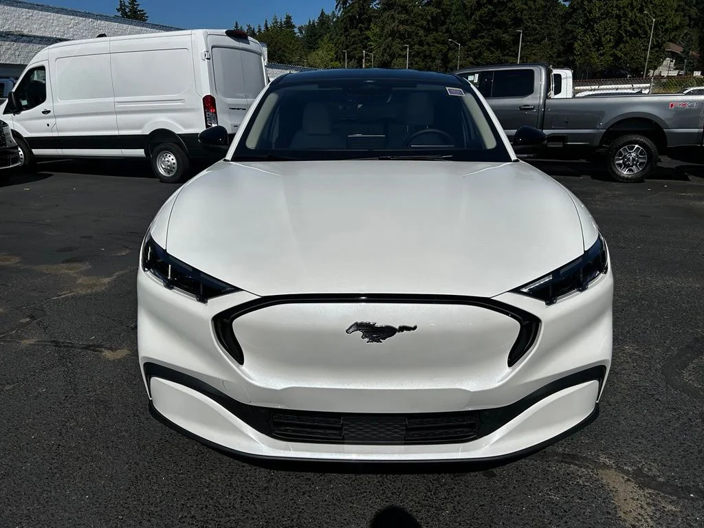 New 2026 Star White Metallic Tri-coat Ford Premium image 3