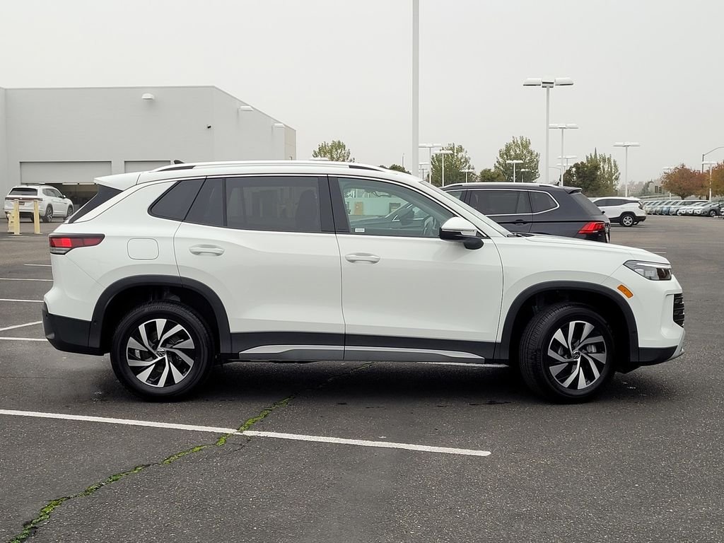 New 2026 White/off-white Volkswagen 2.0T S image 4