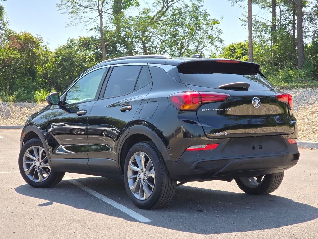 Used 2020 Black Buick Select image 20
