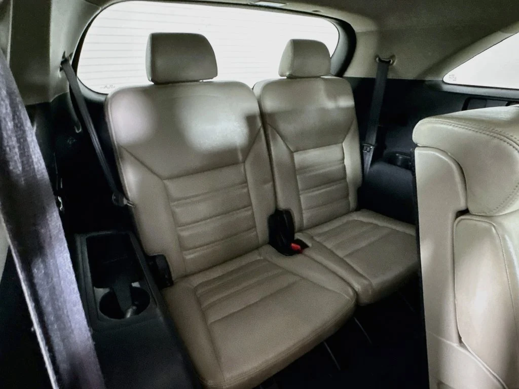 Used 2016 White Kia EX image 33