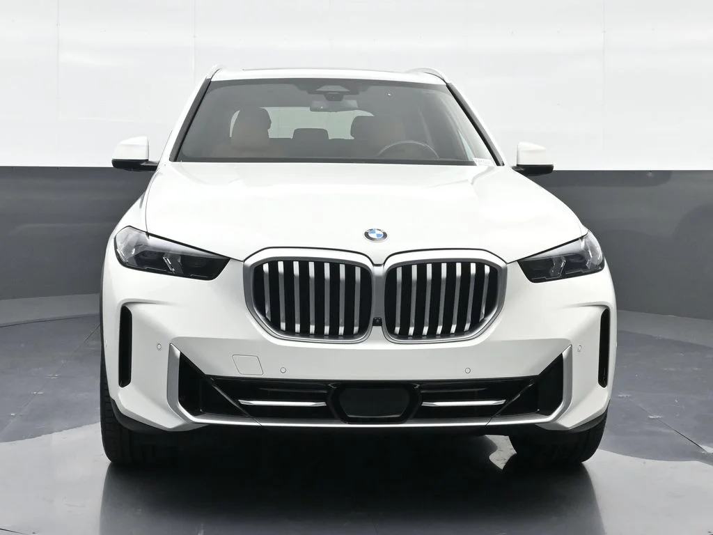 Certified Used 2024 White BMW sDrive40i image 14