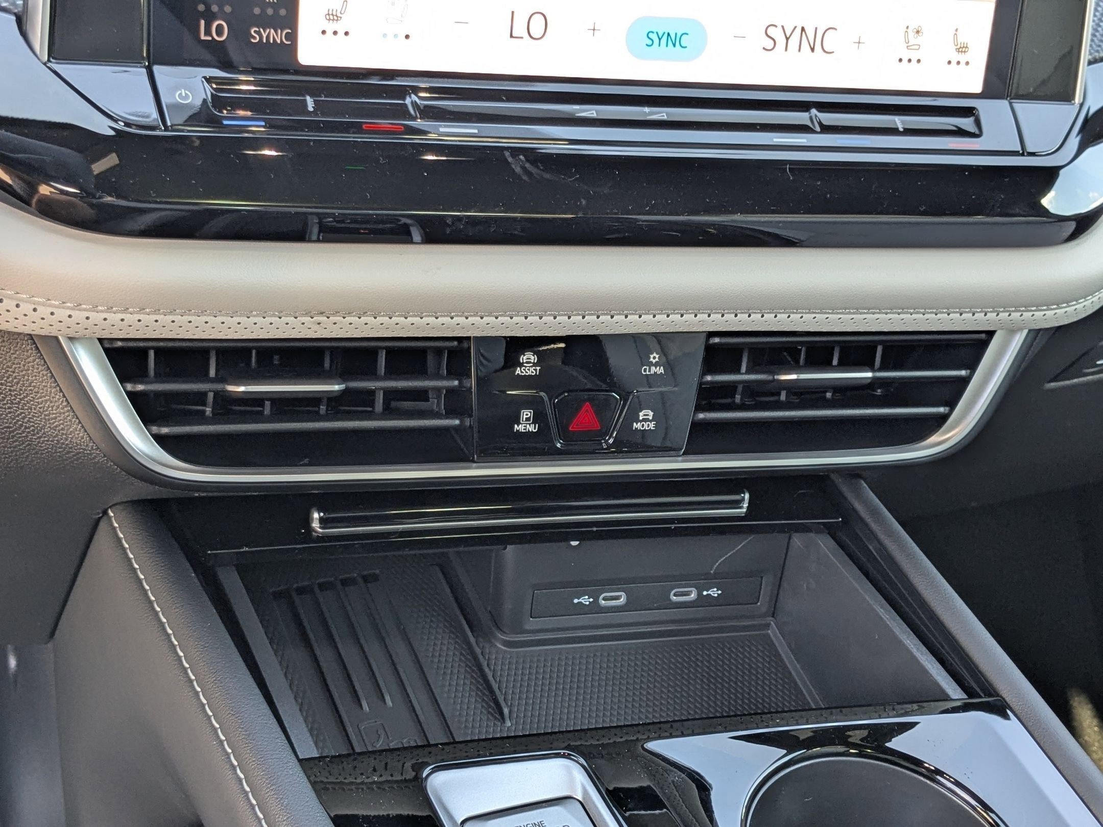 2026 Volkswagen Atlas Cross Sport SEL Premium R-LINE - Photo 14