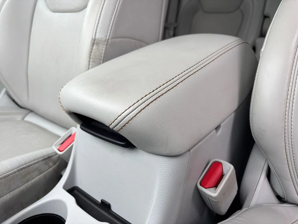Used 2019 Gray Jeep Limited image 30