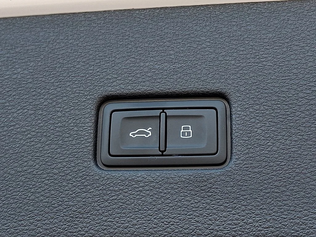 2023 Audi Q8 Premium - Photo 32