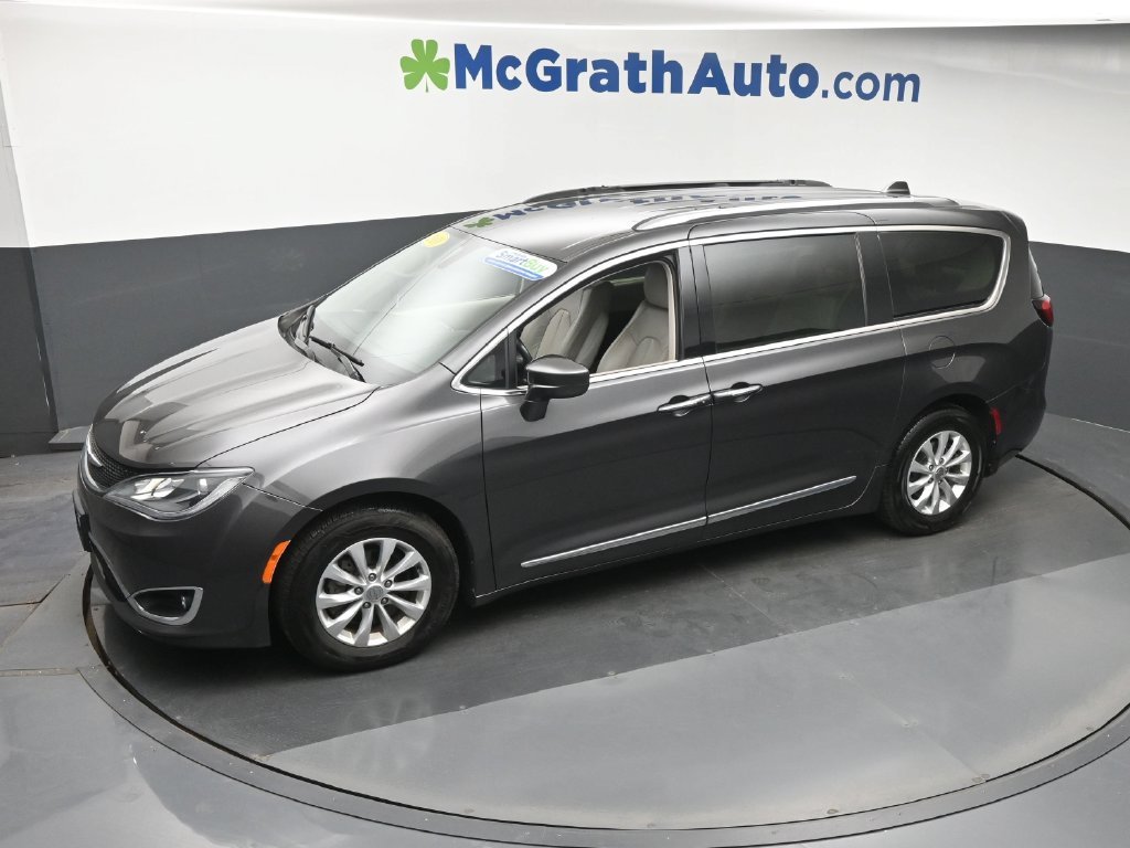 Used 2018 Gray Chrysler Touring L Plus image 24