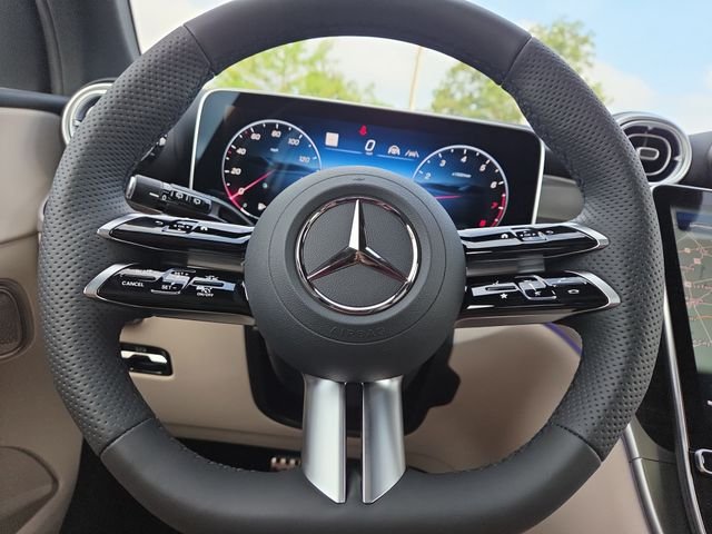 New 2027 MANUFAKTUR Moonlight White Metallic Mercedes-Benz GLC300 image 15